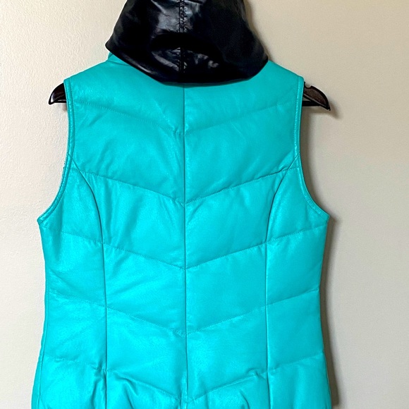 Vest - Picture 2 of 4